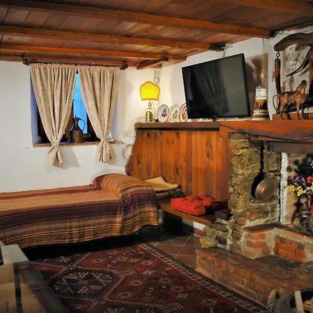 Camilla - Tiny - Exclusive Pool Holiday home *