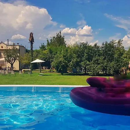Camilla - Tiny - Exclusive Pool Holiday home *